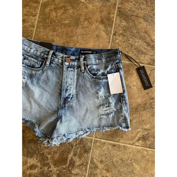 BLANKNYC Women's Hollyweird Distressed Denim Shorts Size 28 - Picture 3 of 11